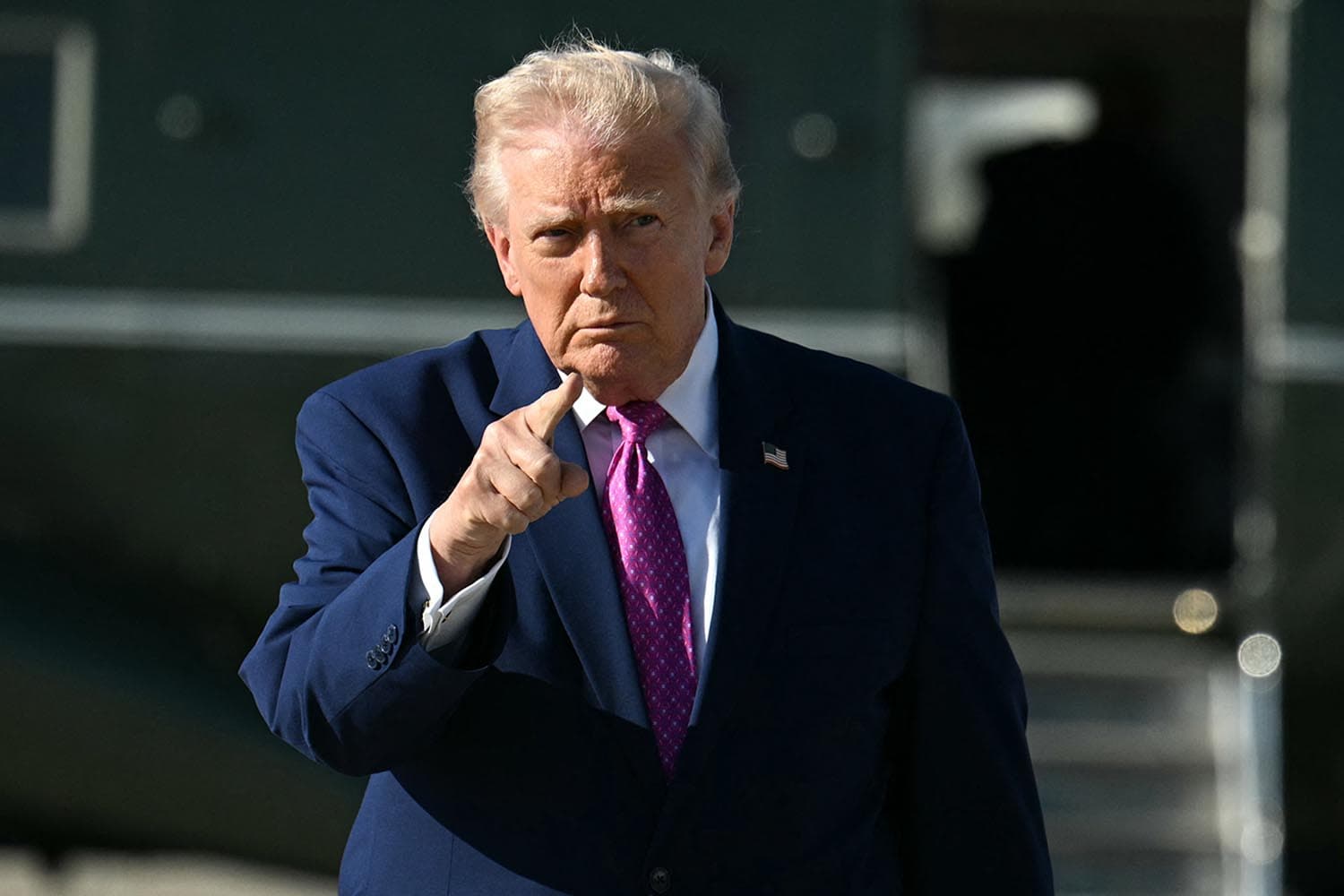 ทรัมป์ย้ำเป้าหมายเจรจาอิหร่าน “ต้องไม่มีอาวุธนิวเคลียร์” เปรยจะเปิดช่องแคบฮอร์มุซให้ได้เร็วๆ นี้