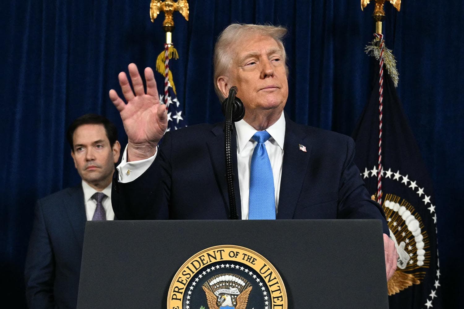 ทรัมป์ประกาศสหรัฐฯ จะเข้าบริหาร-จัดการน้ำมันเวเนซุเอลาหลังจับมาดูโร