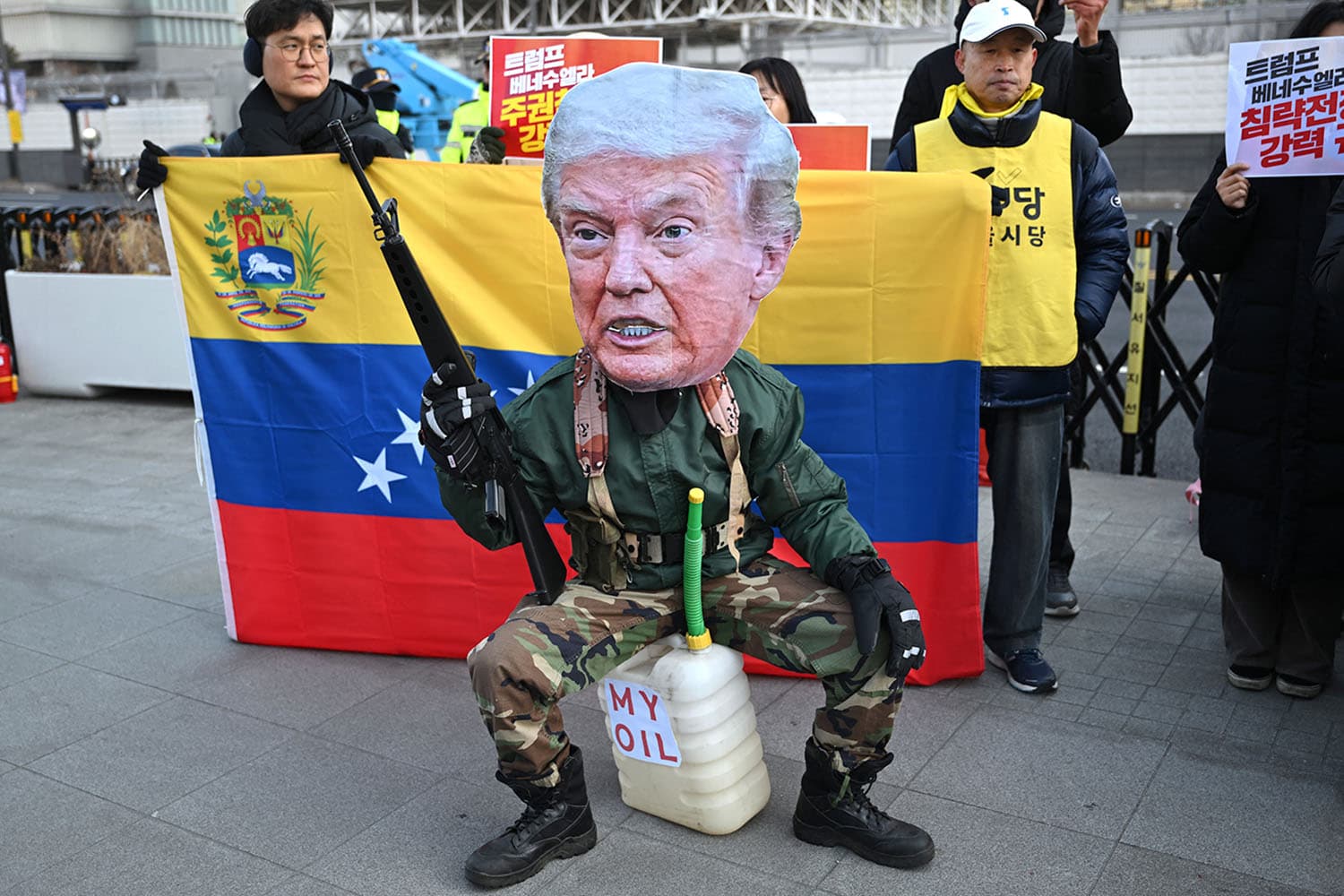 ทรัมป์ขู่ปฏิบัติการทางทหารกับโคลอมเบียหลังบุกจับปธน.เวเนซุเอลา