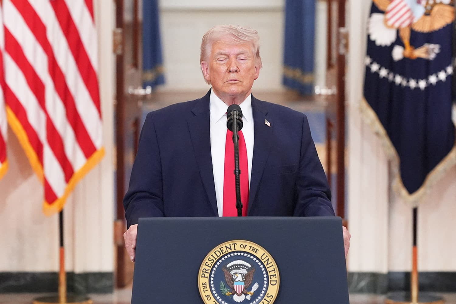 ทรัมป์ขู่ทำลายล้างโครงสร้างพื้นฐานอิหร่านเพิ่มขึ้น กดดันให้เปิดช่องแคบฮอร์มุซ