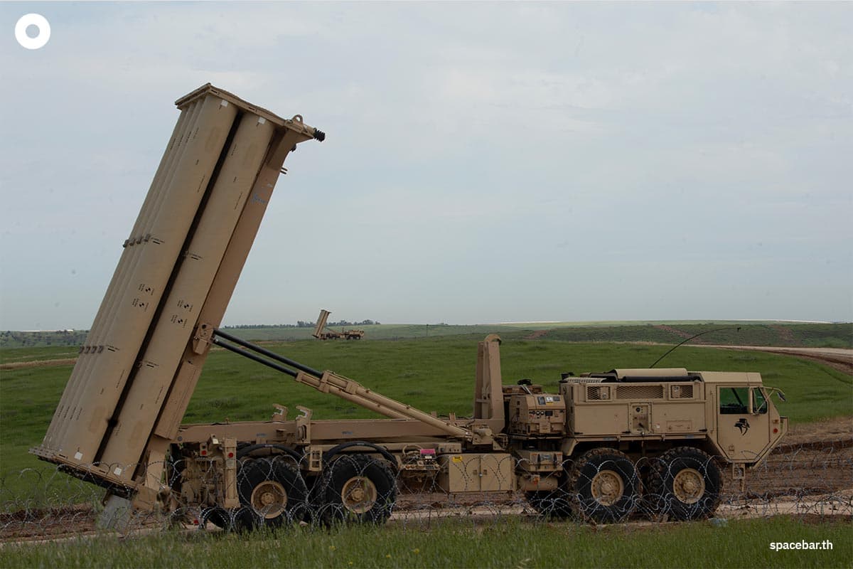 ฐานยิงขีปนาวุธป้องกันภัยทางอากาศระดับสูง (THAAD) ของกองทัพบกสหรัฐฯ Photo by CORY PAYNE / DVIDS / AFP