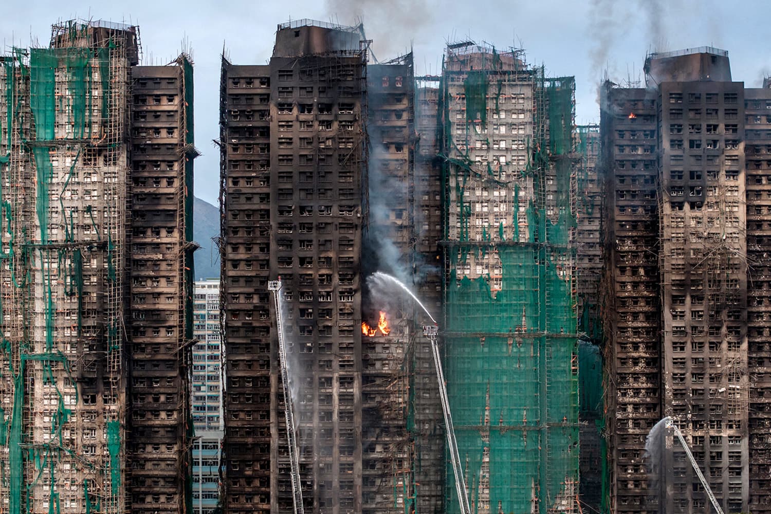 ไขข้อข้องใจ...ทำไม ‘มหานครฮ่องกง’ ที่เป็นถึงหนึ่งในศูนย์กลางการเงินโลก ยังคงใช้ ‘นั่งร้านไม้ไผ่’ ในงานก่อสร้าง