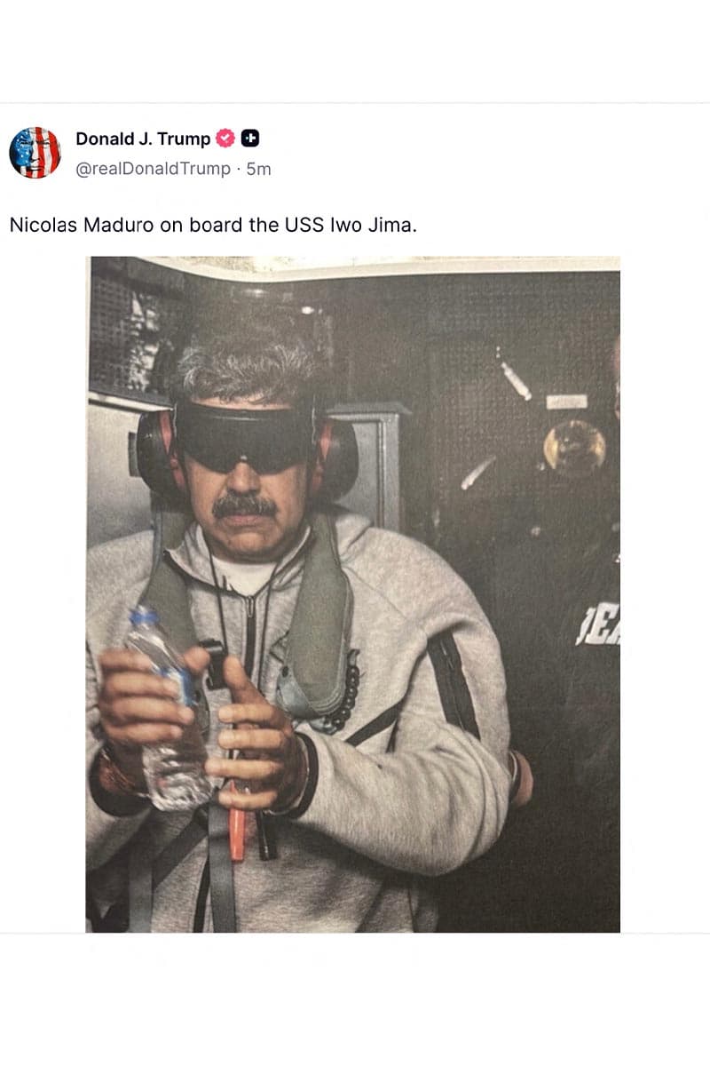 ทรัมป์โพสต์รูปมาดูโรบนบัญชี Truth Social โดยบอกว่าผู้นำเวเนซุเอลอยู่บนเรือรบ USS Iwo Jima หลังกองทัพสหรัฐฯ จับกุมตัวเขาได้เมื่อวันที่ 3 มกราคม 2026 Photo by HANDOUT / US PRESIDENT DONALD TRUMP'S TRUTH SOCIAL ACCOUNT / AFP