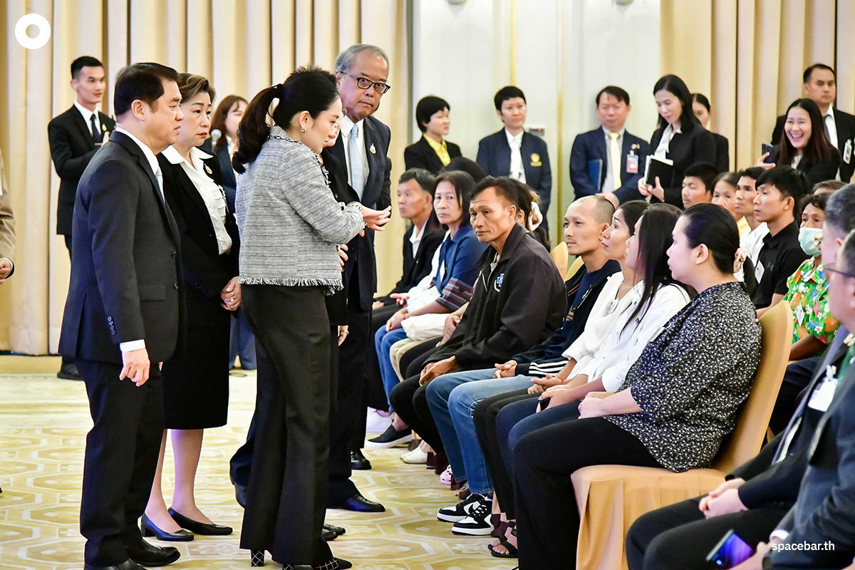 PM-gives-compensation-to-heirs-of-earthquake-victims-SPACEBAR-Photo02.jpg