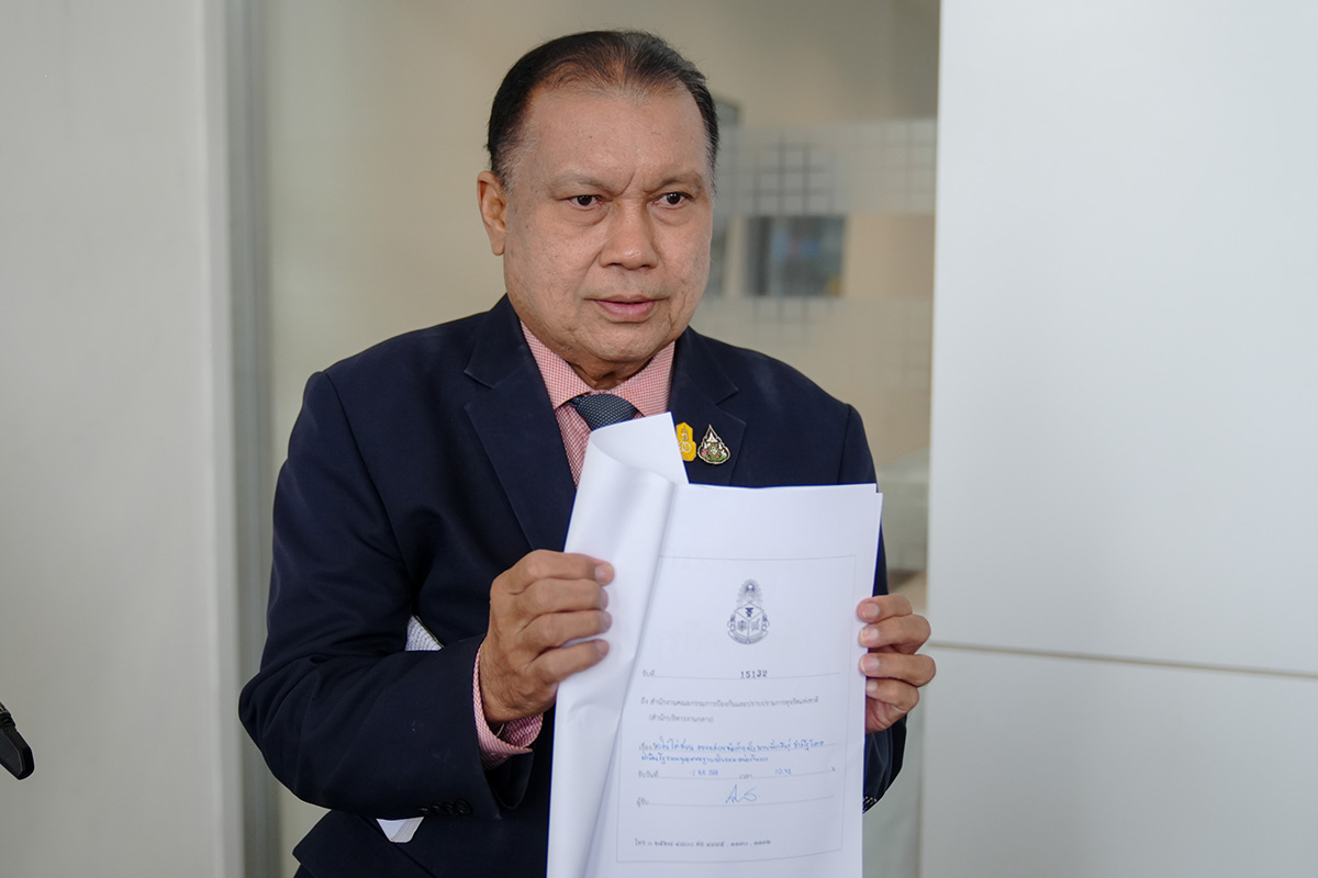 Santhiya_submits_additional_documents_to_NACC_to_investigate_case_of_Pirapan_SPACEBAR_Photo03_72570c4523.jpg