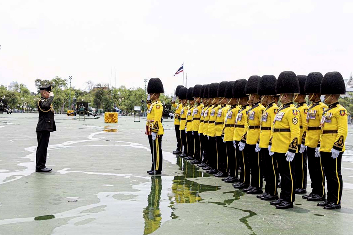 The_armed_forces_fired_a_21_gun_royal_salute_to_honor_His_Majesty_the_King_SPACEBAR_Photo02_b8751fefe0.jpg