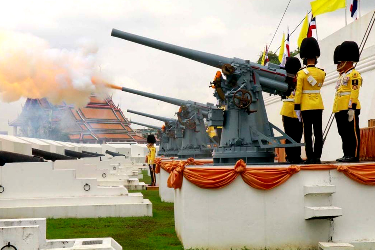 The_armed_forces_fired_a_21_gun_royal_salute_to_honor_His_Majesty_the_King_SPACEBAR_Photo06_e7470b7231.jpg
