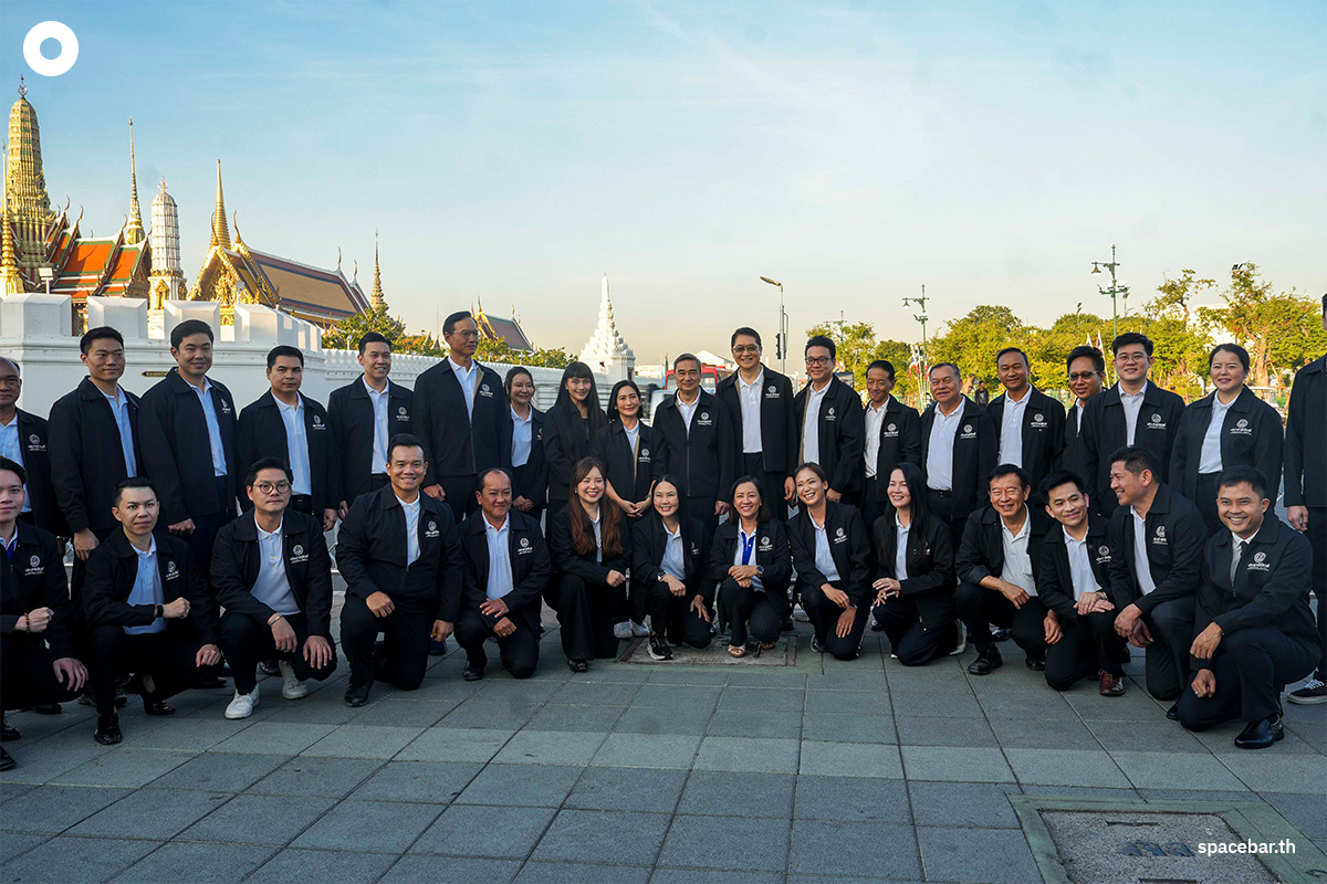 PhotoStory-พรรคประชาธิปัตย์นำผู้สมัคร สส.กทม. 33 เขต สักการะศาลหลักเมือง