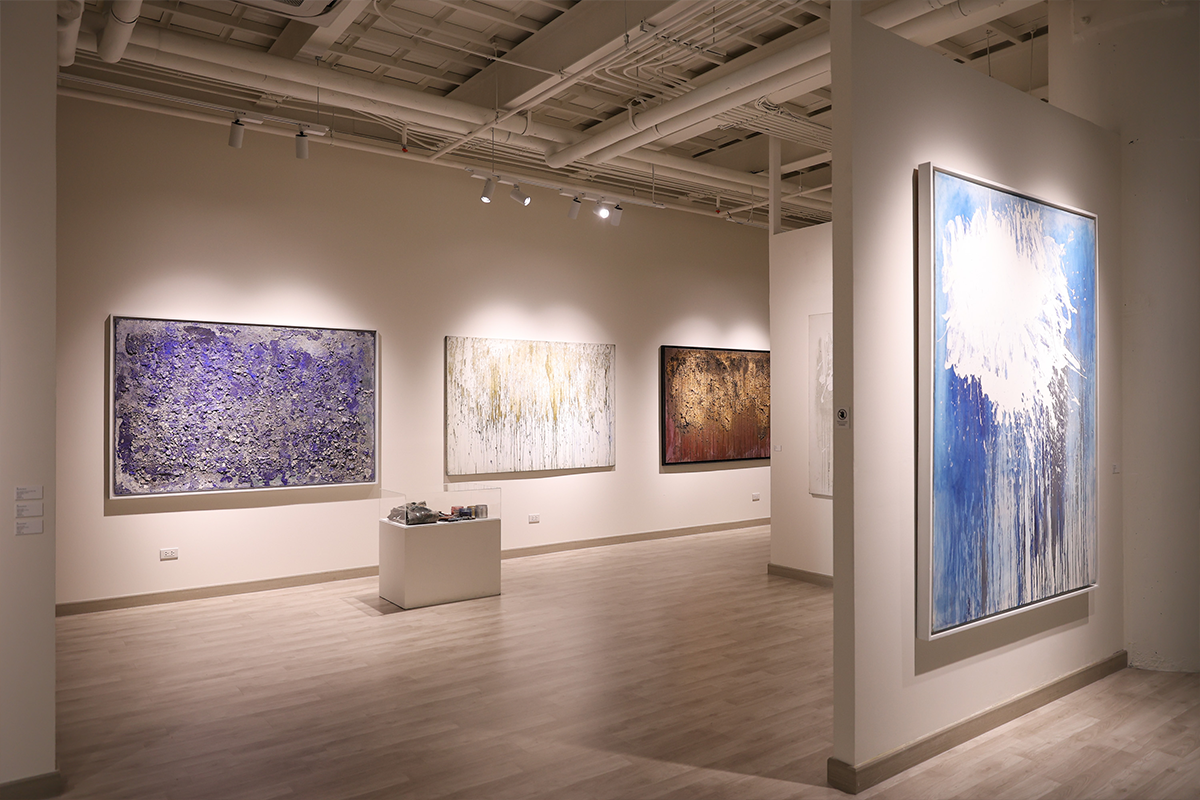 PhotoStory-นิทรรศการ “Between Earth and Light – ระหว่างผืนดินและแสงสว่าง”