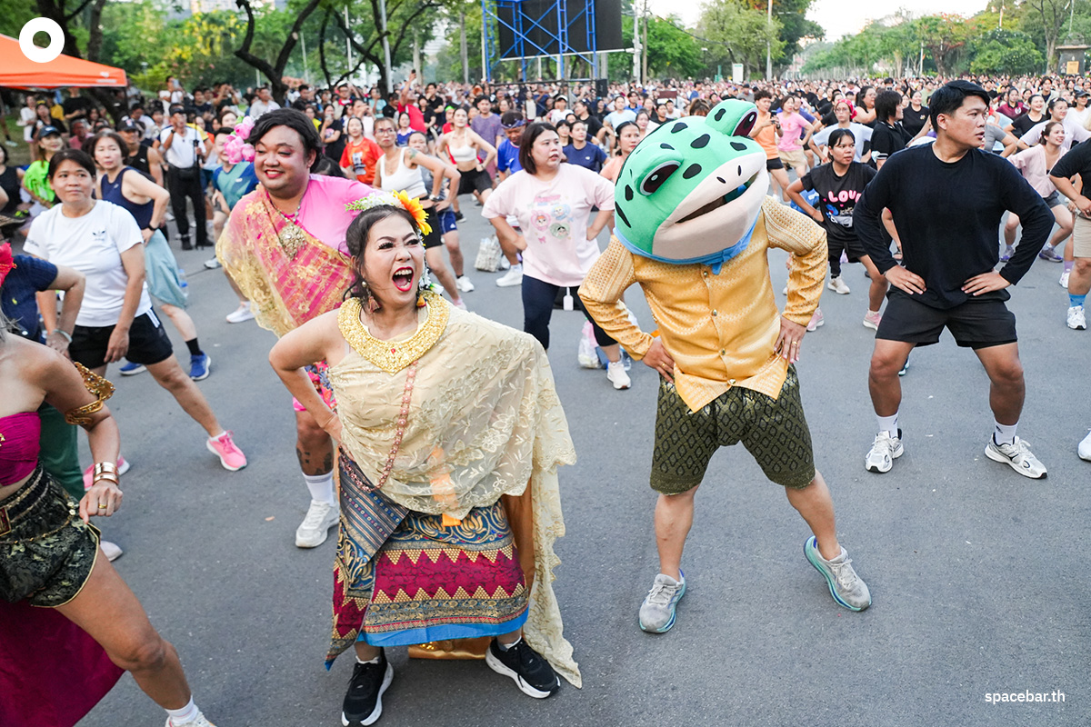 PhotoStory-บรรยากาศกิจกรรมเต้นแอโรบิก ณ สวนลุมพินี
