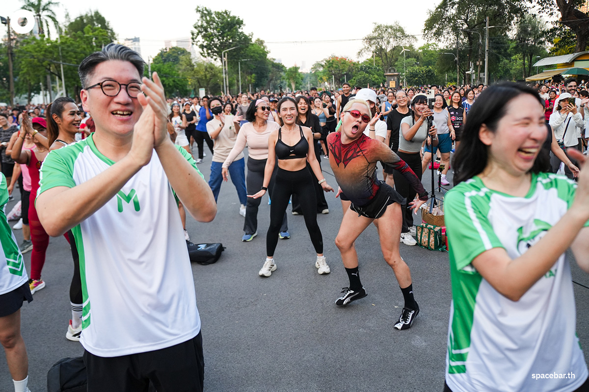 PhotoStory-บรรยากาศกิจกรรมเต้นแอโรบิก ณ สวนลุมพินี