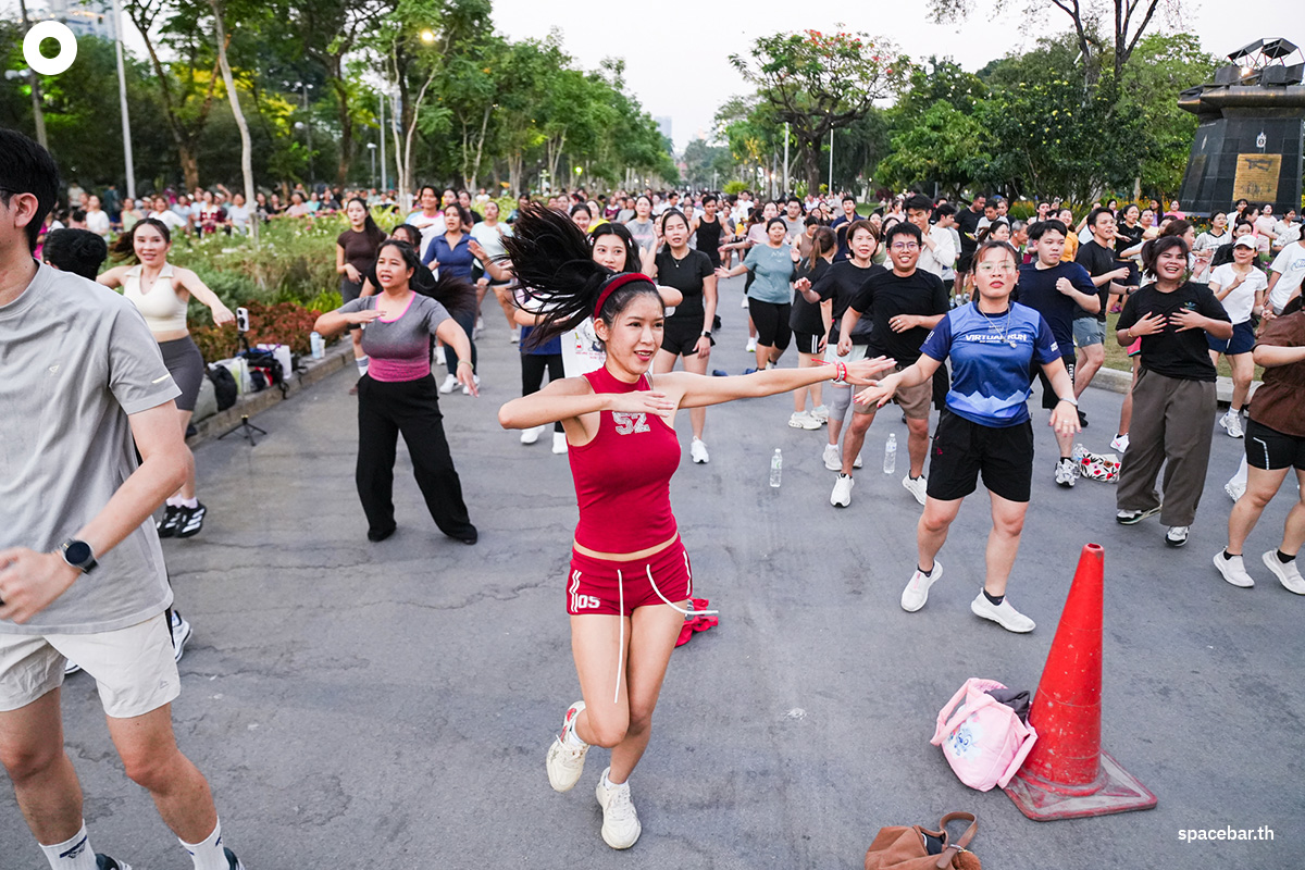 PhotoStory-บรรยากาศกิจกรรมเต้นแอโรบิก ณ สวนลุมพินี