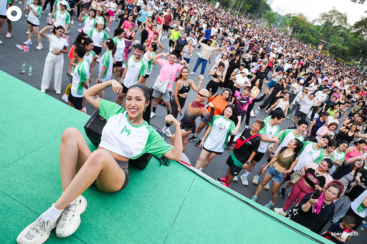 PhotoStory-บรรยากาศกิจกรรมเต้นแอโรบิก ณ สวนลุมพินี