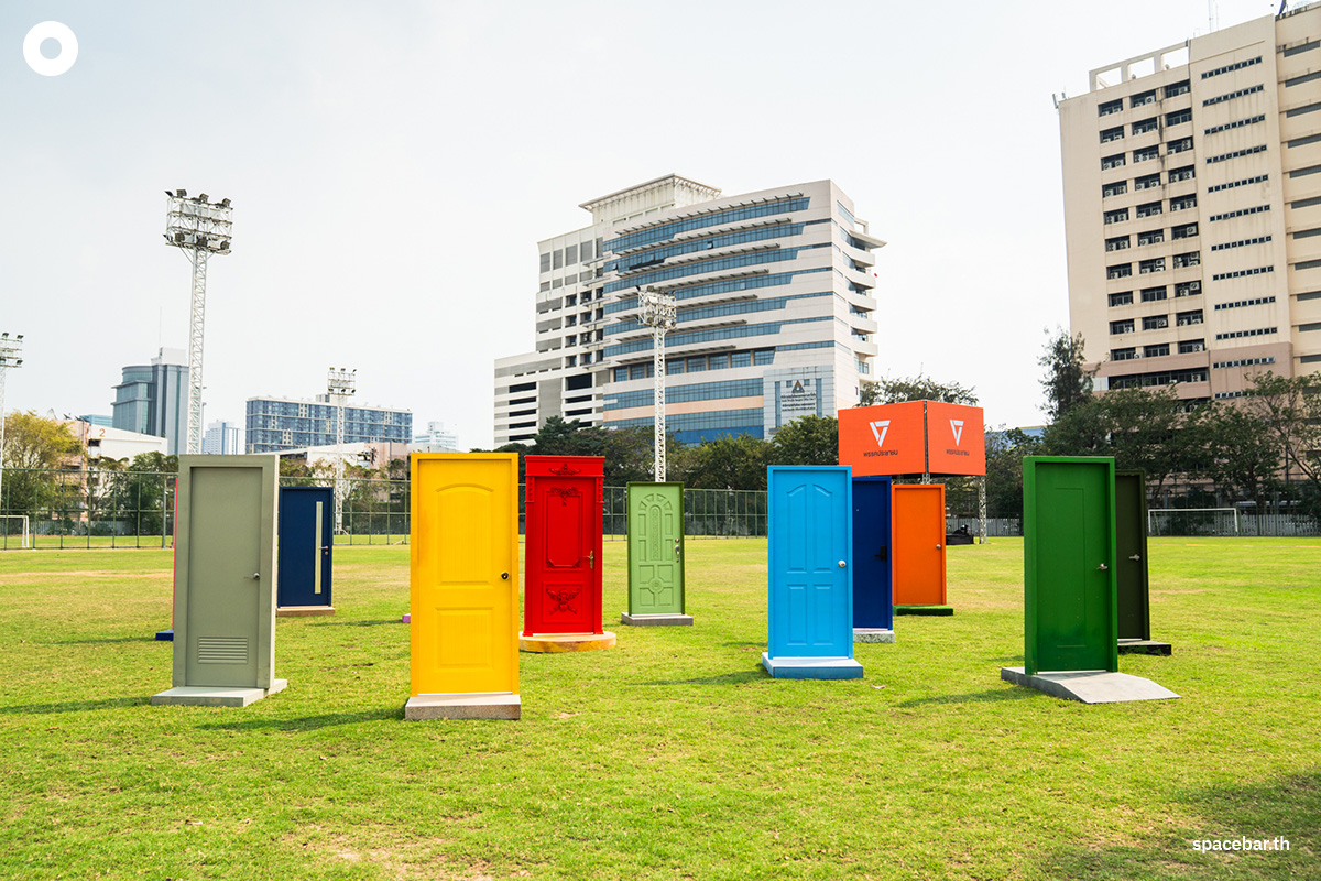 PhotoStory-บรรยากาศปราศรัยใหญ่โค้งสุดท้ายของ ‘พรรคประชาชน’ ณ อาคารกีฬาเวสน์ 1 ศูนย์กีฬาไทย-ญี่ปุ่น ดินแดง
