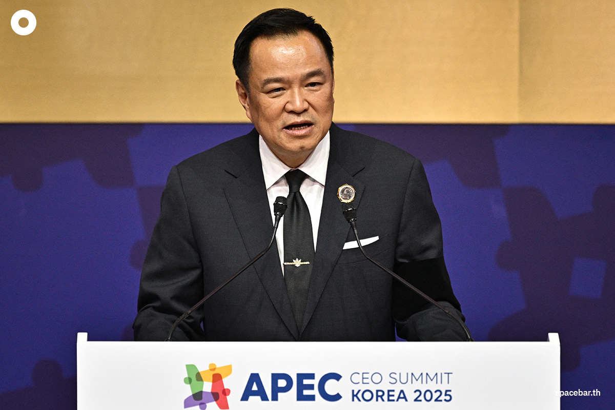 PhotoStory-นายกฯ อนุทิน ชาญวีรกูล ของไทย กล่าวสุนทรพจน์ระหว่างการประชุมสุดยอดผู้นำความร่วมมือทางเศรษฐกิจเอเชีย-แปซิฟิก (APEC) ณ ศูนย์ศิลปะคยองจู ในเมืองคยองจู เมื่อวันที่ 30 ตุลาคม 2025 (Photo by ANTHONY WALLACE / AFP) 