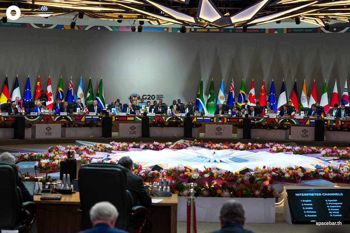 PhotoStory-บรรยากาศการประชุม ‘G20’ ที่ศูนย์นิทรรศการ ‘Nasrec Expo Centre’ ในเมืองโจฮันเนสเบิร์ก ประเทศแอฟริกาใต้ เมื่อวันที่ 22 พฤศจิกายน 2025 (Photo by Misper Apawu / POOL / AFP) 