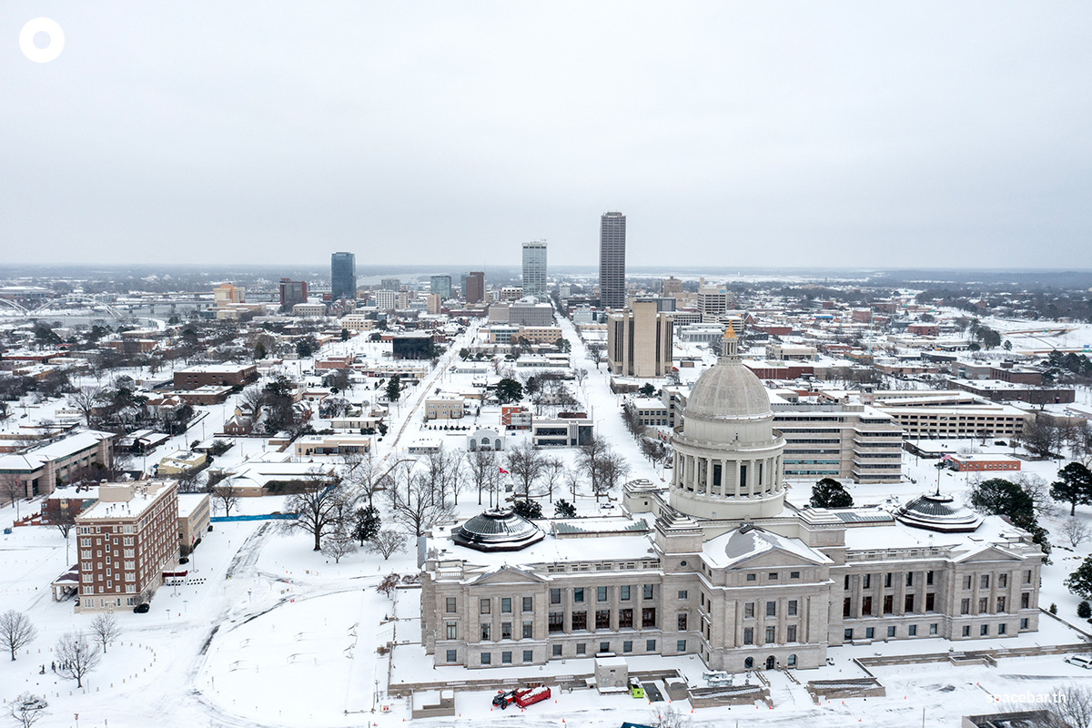 PhotoStory-ภาพถ่ายทางอากาศของอาคารรัฐสภาแห่งรัฐอาร์คันซอและย่านใจกลางเมืองลิตเติลร็อก เมื่อวันที่ 24 มกราคม 2026 ในเมืองลิตเติลร็อก รัฐอาร์คันซอ (Photo by Will Newton / GETTY IMAGES NORTH AMERICA / Getty Images via AFP)
