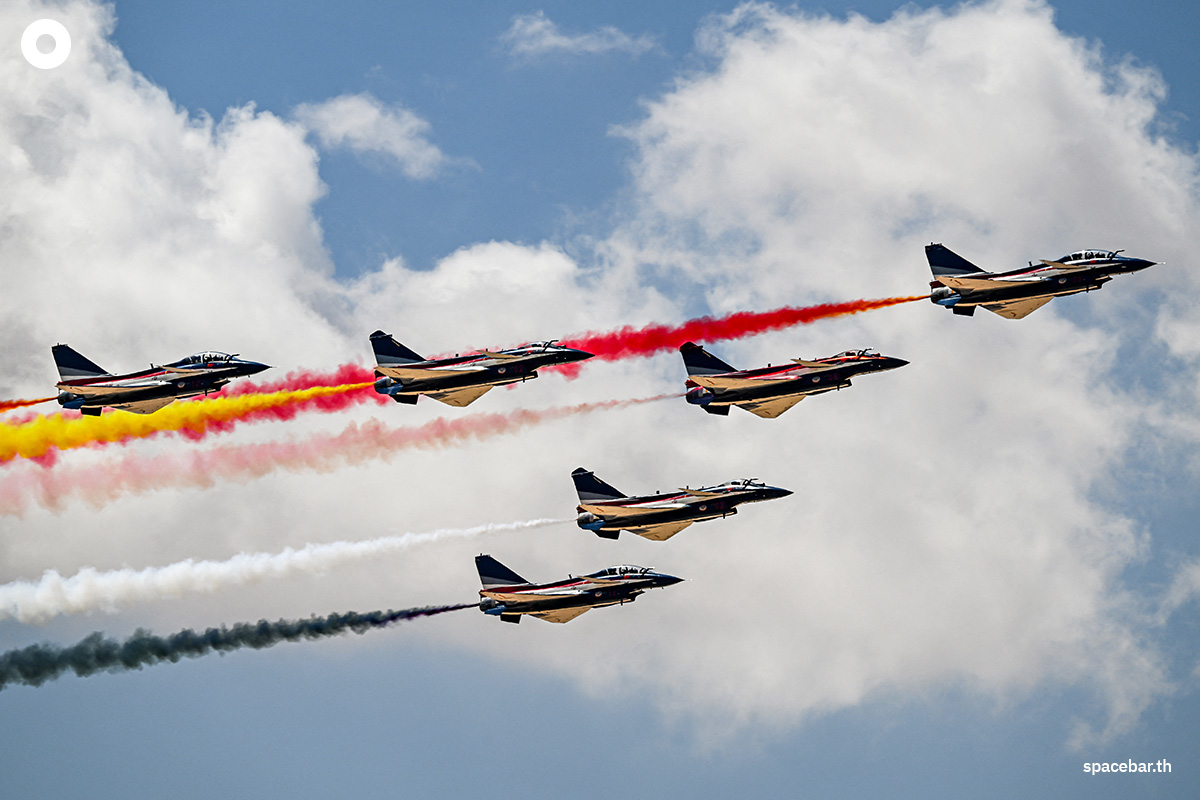 photo_story_first_egypt_international_air_show_SPACEBAR_Photo05_c4e1d36147.jpg