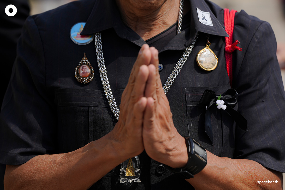 PhotoStory-บรรยากาศประชาชนเดินทางมาถวายความอาลัยสมเด็จพระนางเจ้าสิริกิติ์ พระบรมราชินีนาถ พระบรมราชชนนีพันปีหลวง